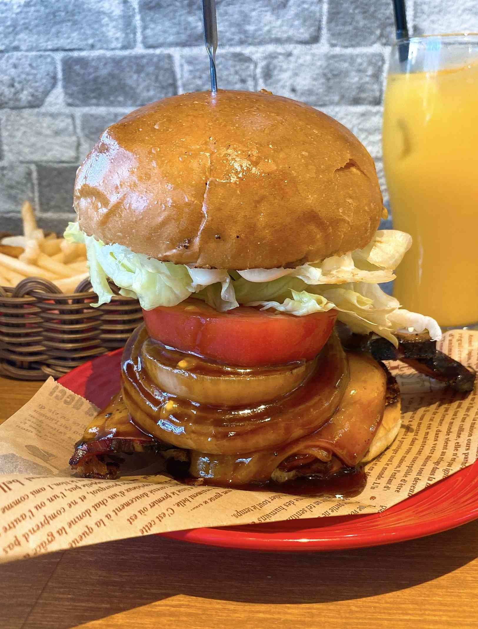 グルマップ 玉ねぎの甘さ際立つハンバーガー 淡路島バーガー 熊本東尾ノ上店 熊本日日新聞社