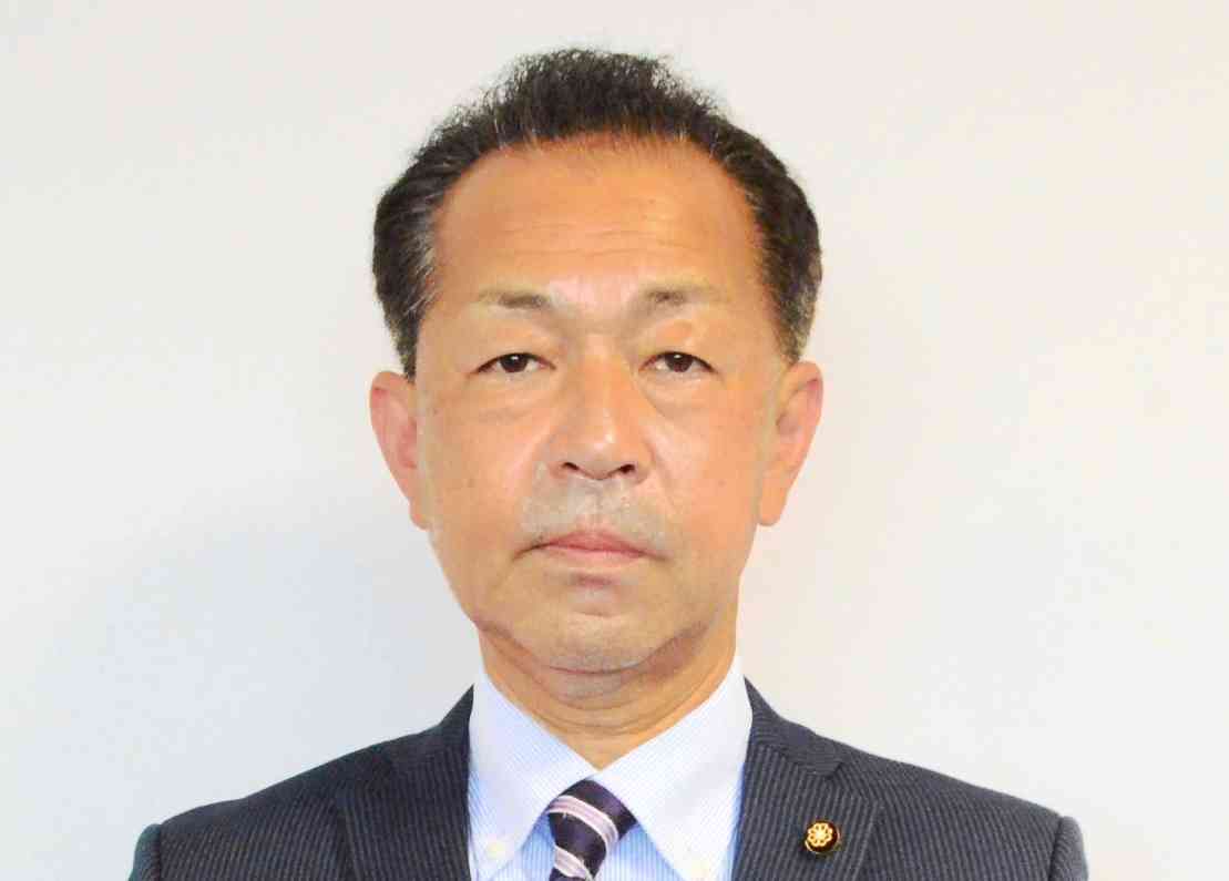 天草市議会議長に就任した中尾友二さん＝天草市