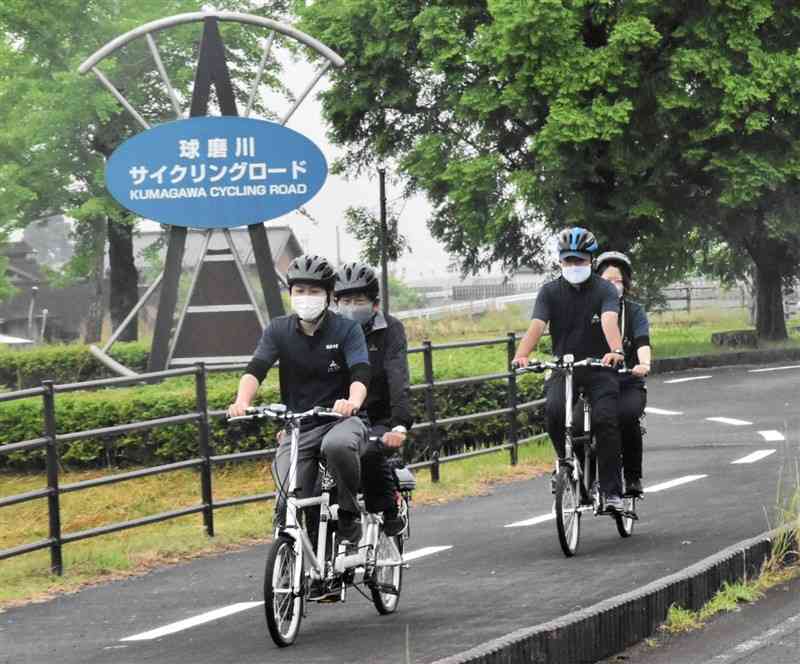 タンデム自転車で人吉球磨観光を楽しめるレンタサイクル事業＝多良木町