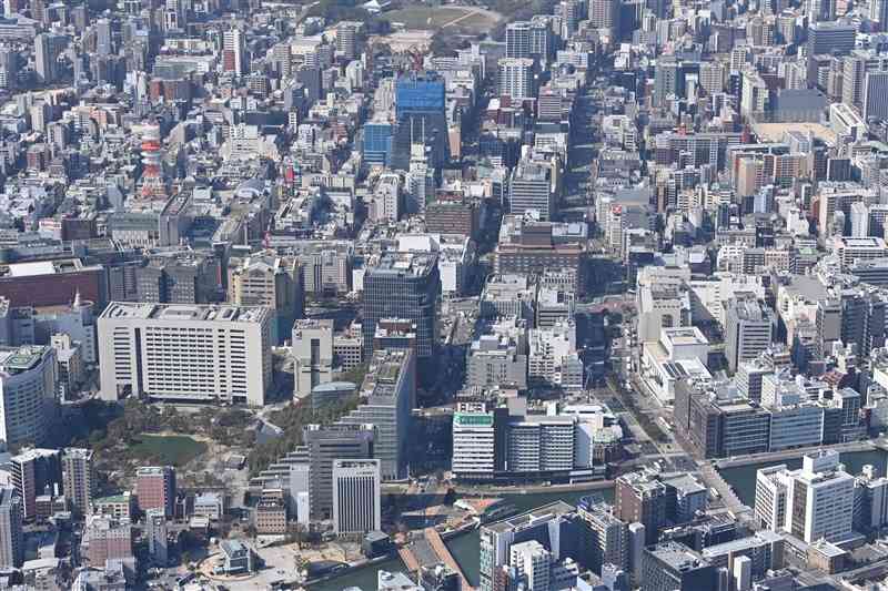 福岡市中心部では今後もオフィスの大量供給が見込まれている＝３月16日（撮影・星野楽）