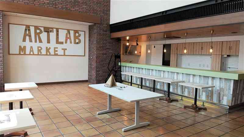 熊本市現代美術館で公開されている「ART　LAB　MARKET」になる予定のカフェスペース＝中央区