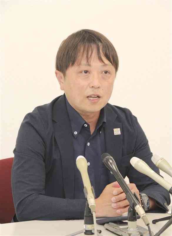 参院選のインタビューに答える出口慎太郎氏