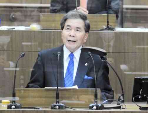 熊本－台北線の誘致実現に意欲を示す蒲島郁夫知事＝9日、県議会