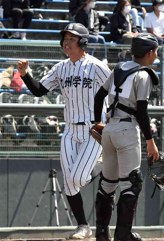 九州学院の打線をけん引する村上慶太。春の県大会決勝で勝利に貢献した＝リブワーク藤崎台（谷川剛）