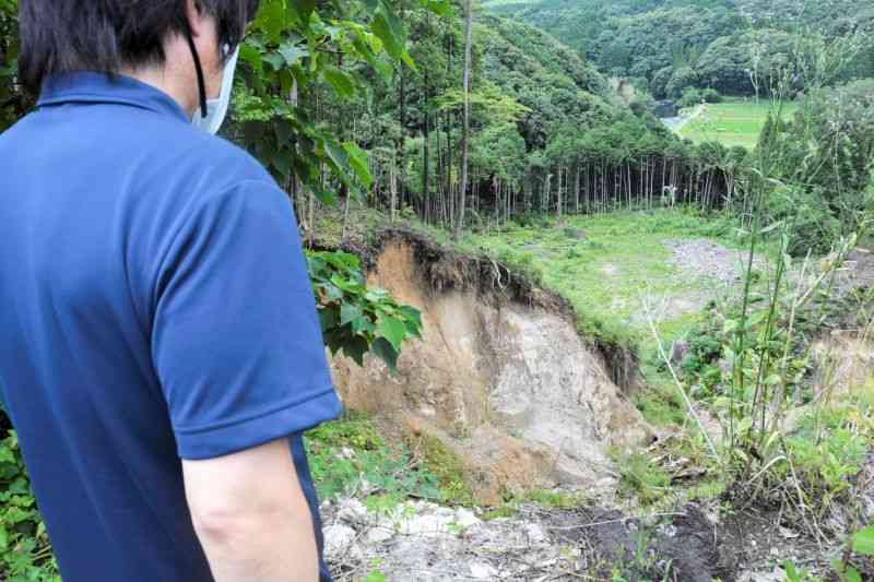 熊本豪雨で土砂崩れした現場＝人吉市