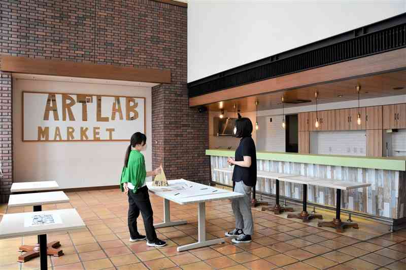 秋のオープンに向けて準備が進む「ART　LAB　MARKET」＝熊本市中央区