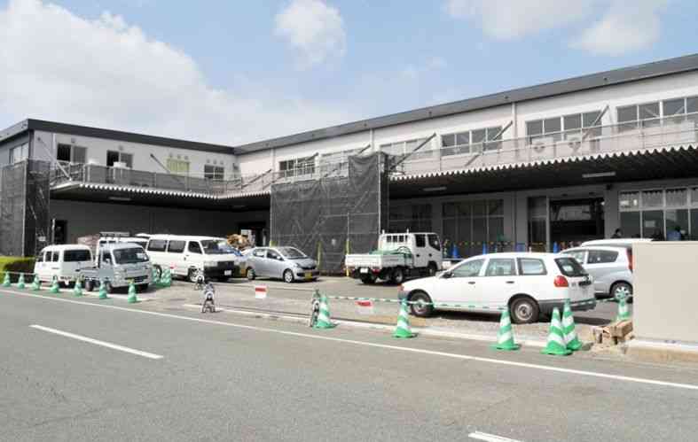 アマゾンジャパンが配送拠点の開設を計画している倉庫＝26日、熊本市南区