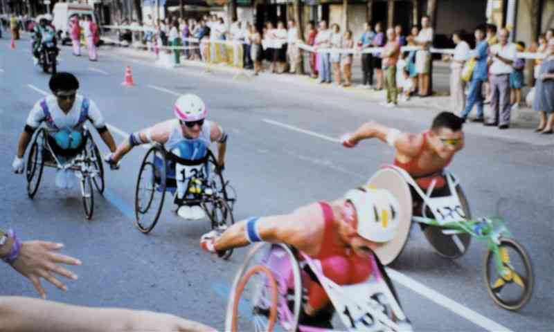1992年のバルセロナパラリンピックでのレース（左端が私）
