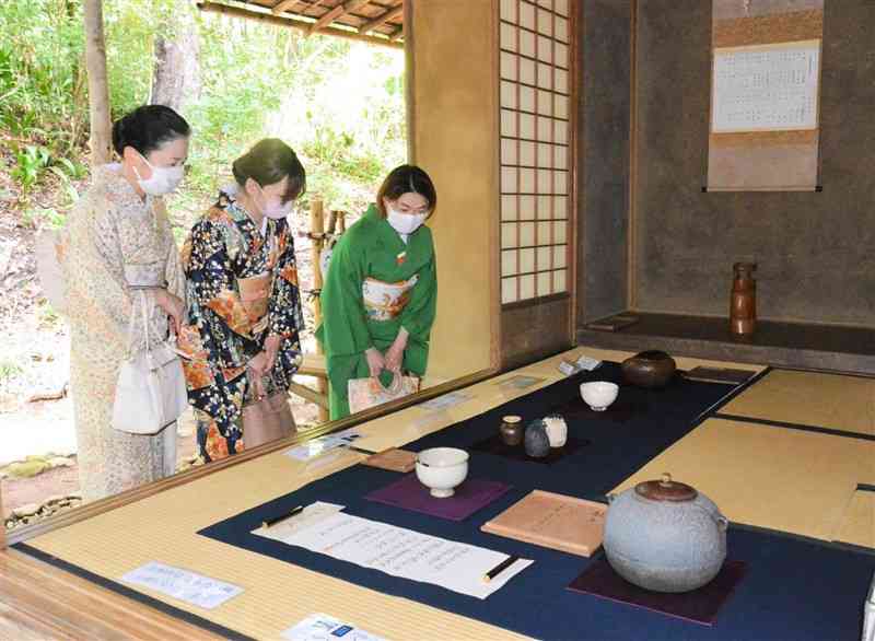 ☆茶室 細川家茶道具編 茶室露地編 ☆ 毎日新聞社 - アート/エンタメ