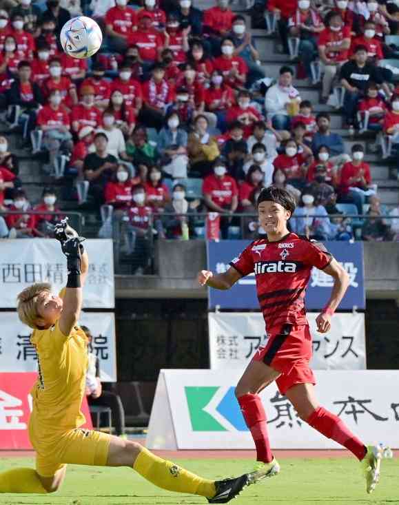 【熊本－横浜C】後半3分、熊本の髙橋がシュートを決め、3－1とする