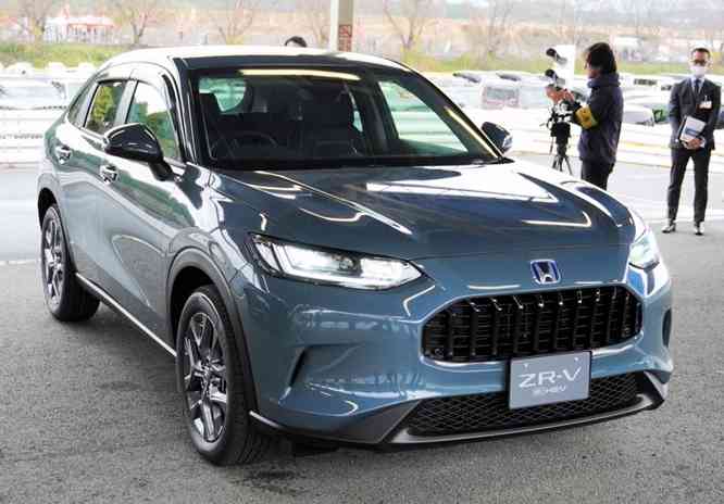 ホンダが来春発売する新型SUV「ZR－V」がお披露目された発表・試乗会＝19日、大津町