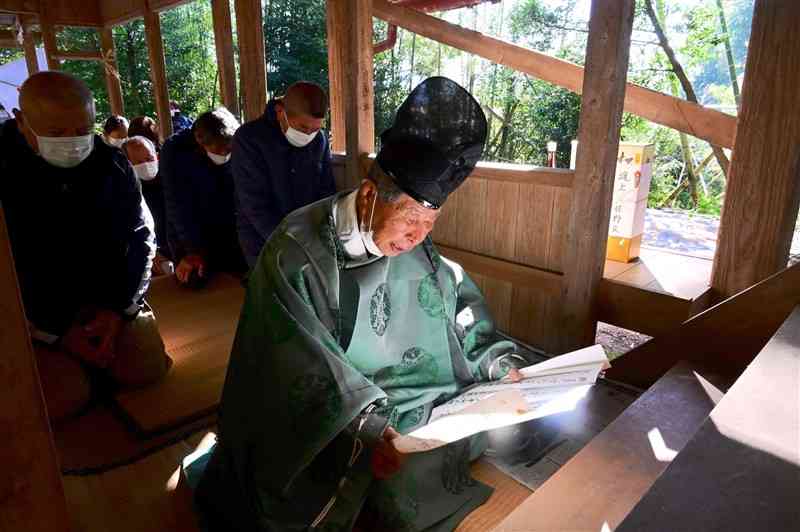 神事のみが開かれた山王さん祭り＝宇土市