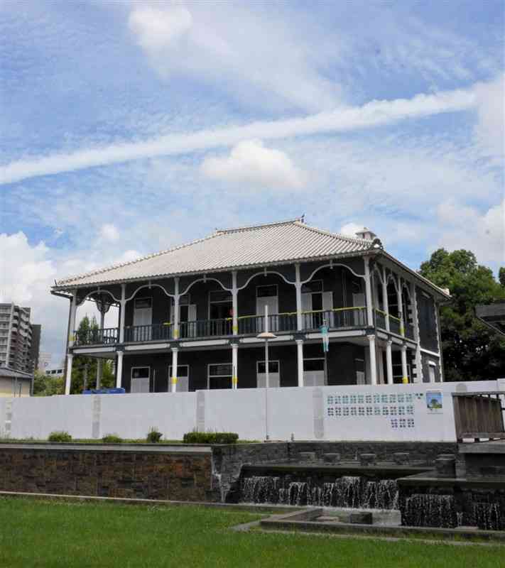 熊本地震からの復旧が進む、洋学校教師館（ジェーンズ邸）＝熊本市中央区（2022年7月撮影）