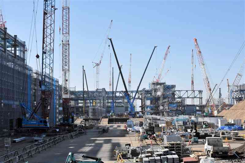 建設が進むTSMCの新工場＝2022年12月、菊陽町