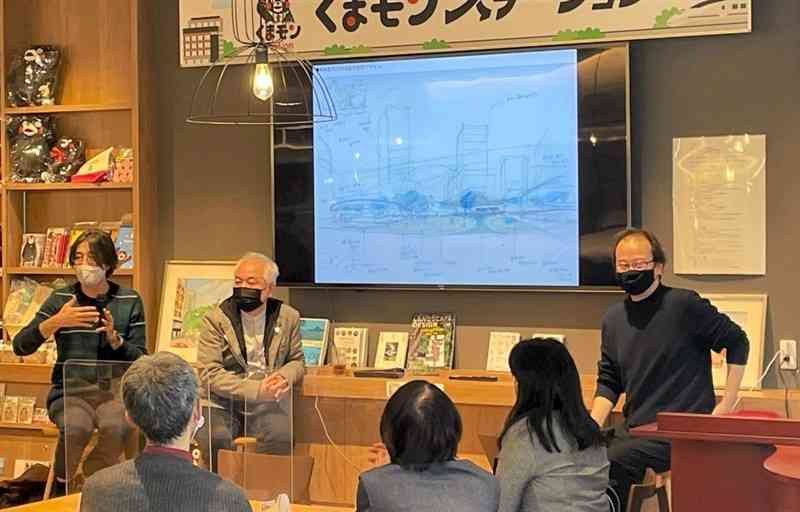 JR熊本駅エリアのデザインに携わった県内の大学院教授らが出演したトークセミナー＝熊本市西区