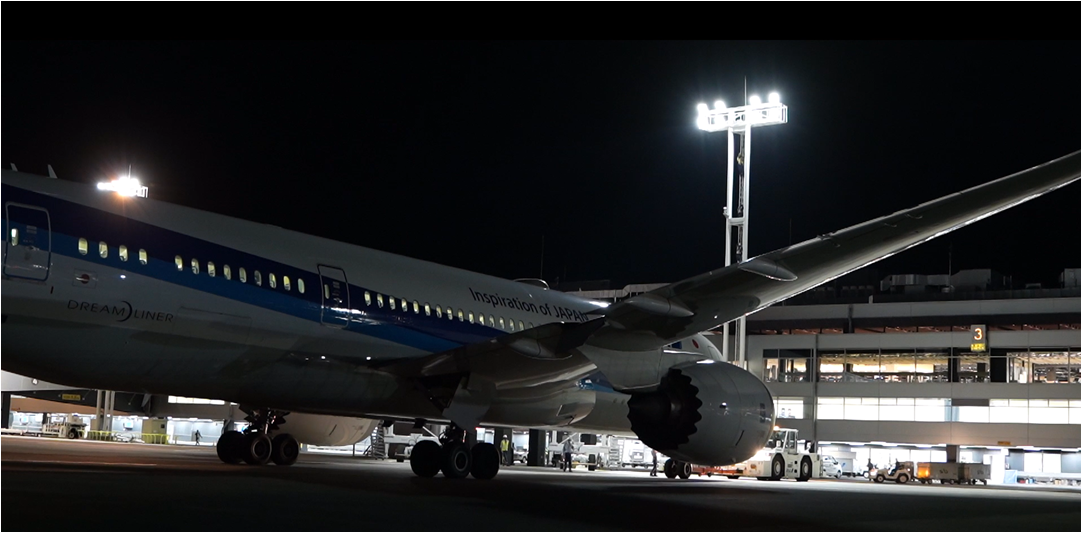 巨大機体を牽引　真夜中の熊本空港引っ越しに密着【動画ドキュメンタリー】