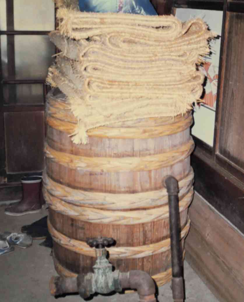 宮崎県諸塚村の醸造場で使われていた木樽の蒸留器