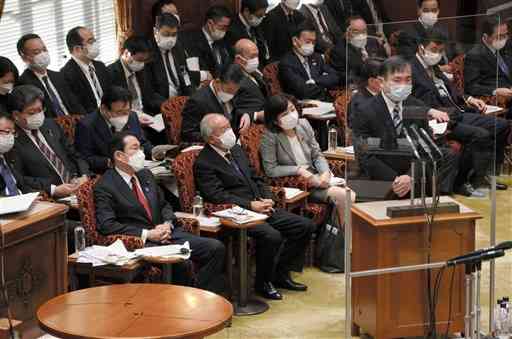 参院予算委員会で内密出産の現状を述べる蓮田健院長＝2022年2月（福山聡一郎）