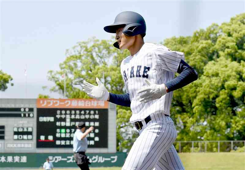 8強の有明、先頭打者弾が流れ呼ぶ 九州地区高校野球｜熊本日日新聞社