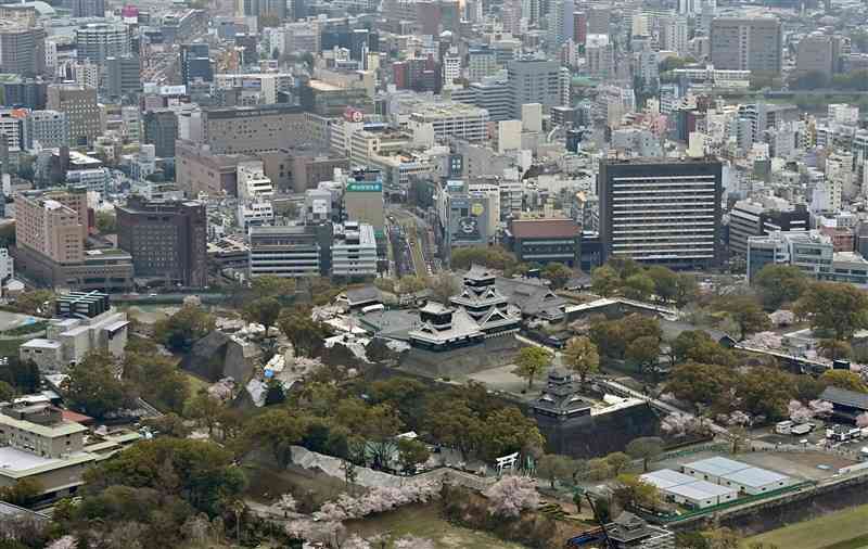 熊本城と中心市街地＝熊本市