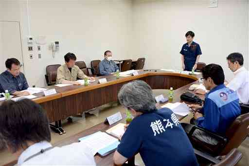 熊本地震からの復旧などについて報告があった南阿蘇鉄道の株主総会＝2016年6月29日、高森町