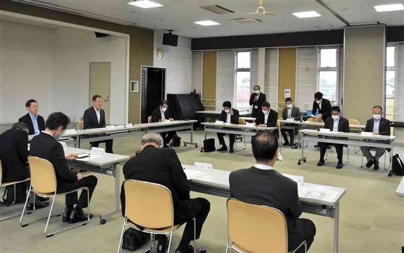 一般社団法人を設立することを確認した、くま川鉄道再生協議会の総会＝あさぎり町