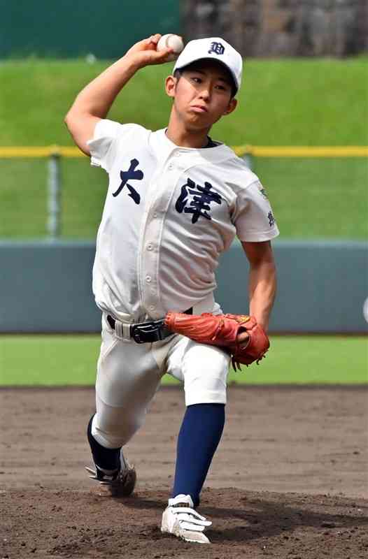 【小川工－大津】力投する大津の奥田＝リブワーク藤崎台（鹿本成人）