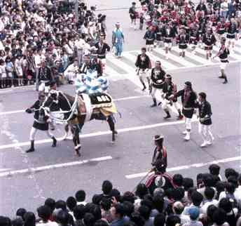 1980年代の藤崎八旛宮例大祭の様子（写真の団体と記事は関係ありません）