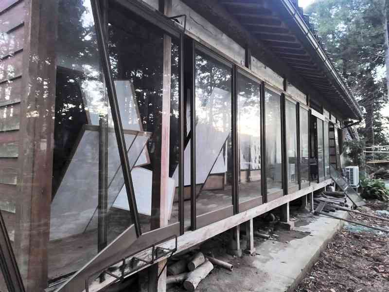 能登半島地震で被災した森賢太さんの農家民宿。昨年5月に開業したばかりだった＝2日、石川県七尾市（本人提供）