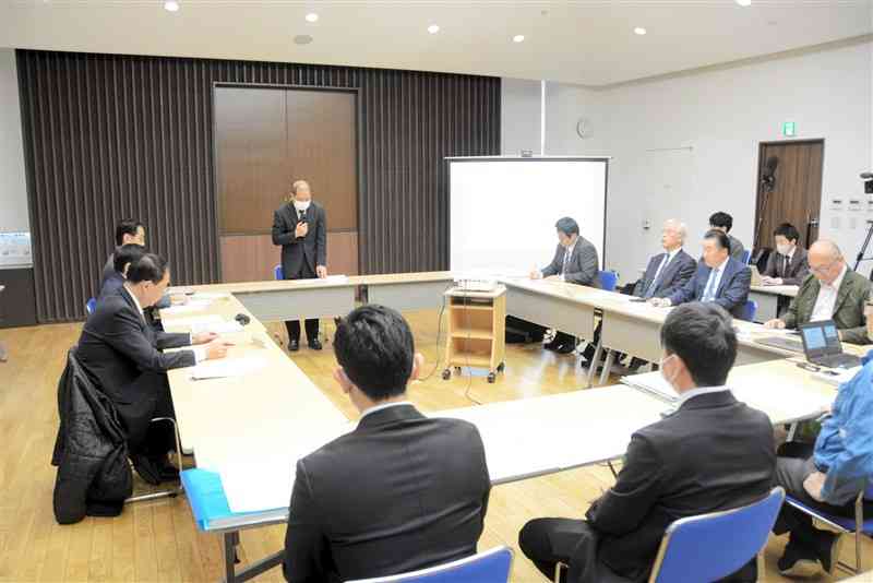 路線バスのバスレーン新設について協議した熊本市公共交通協議会の専門部会＝15日、熊本市中央区