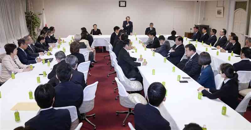 自民党安倍派の議員総会＝19日夕、東京・永田町の党本部