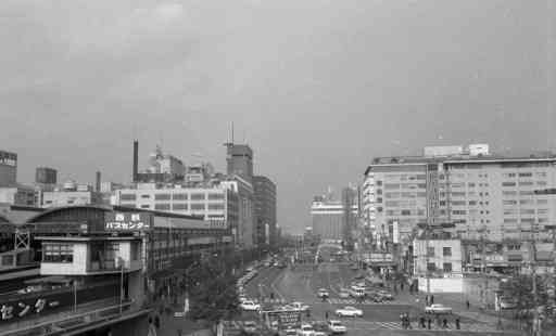 福岡市で1年間の浪人生活を送った。写真は1970年代初めの天神・渡辺通り