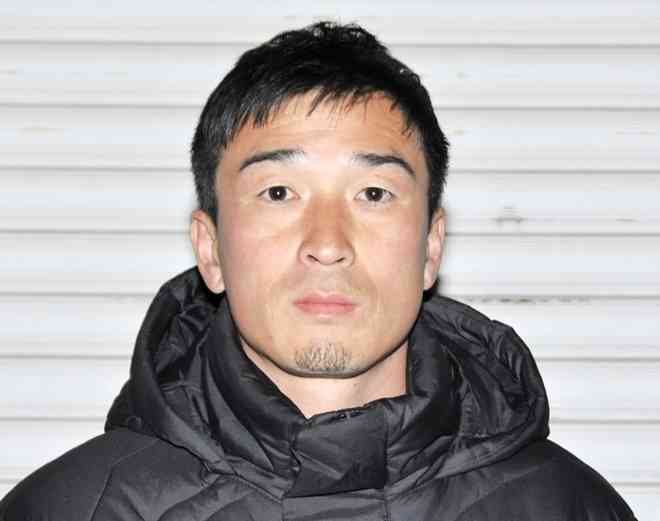 少年サッカークラブのコーチ横山雅隆さん（36）＝1月31日、宇土市