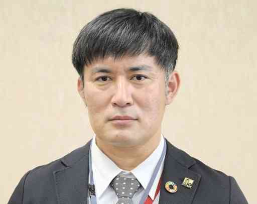 荒尾市病院建設室の石川貴士さん＝荒尾市