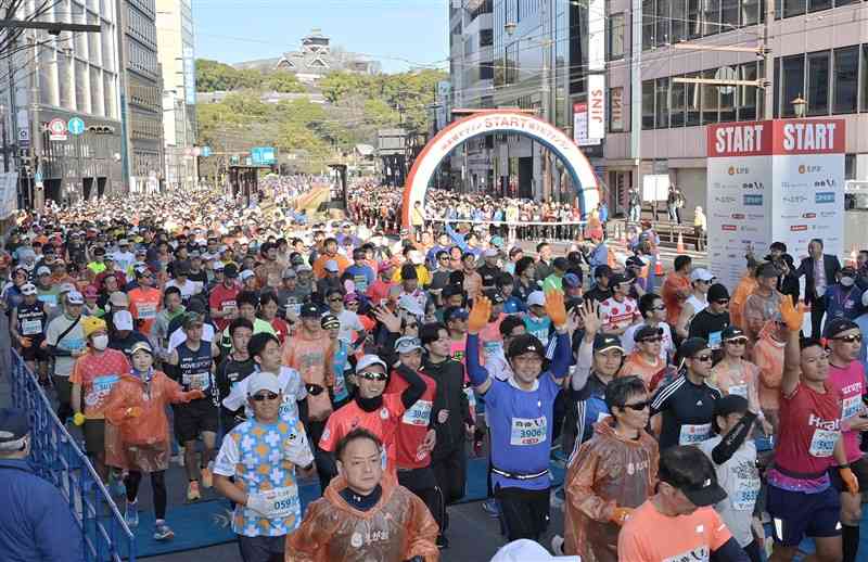 熊本城マラソン】1万4600人駆け抜ける 熊日30キロ男子は近藤V｜熊本日