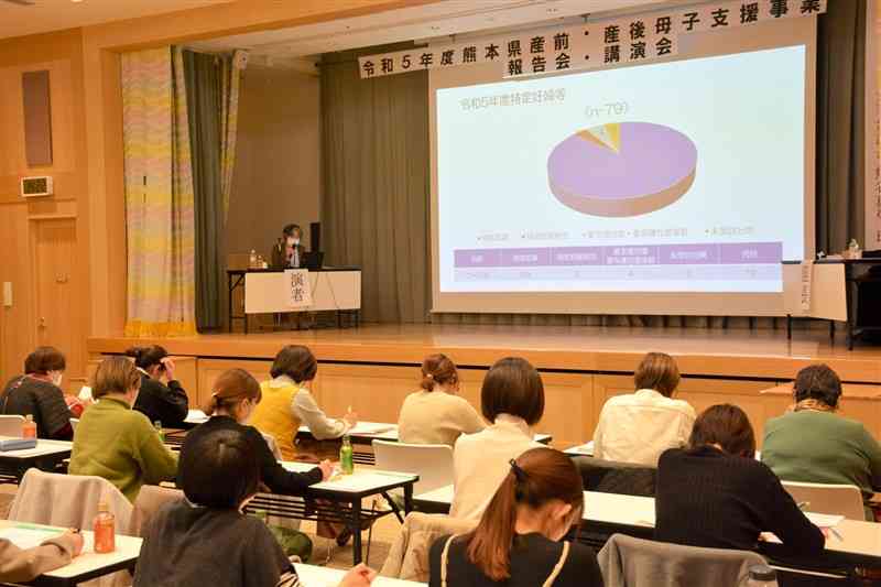 特定妊婦らへの支援事業に関する福田病院の報告会＝9日、熊本市中央区