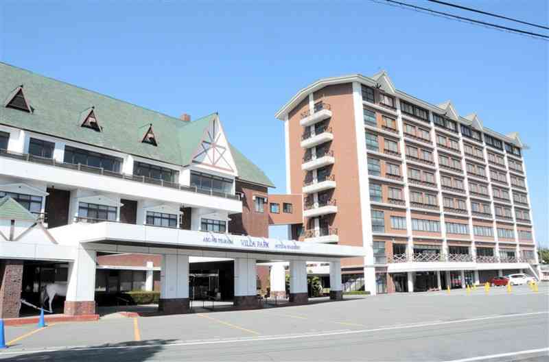 マイステイズ・ホテル・マネジメントが運営を始めた「ホテル阿蘇の司」＝1日、阿蘇市