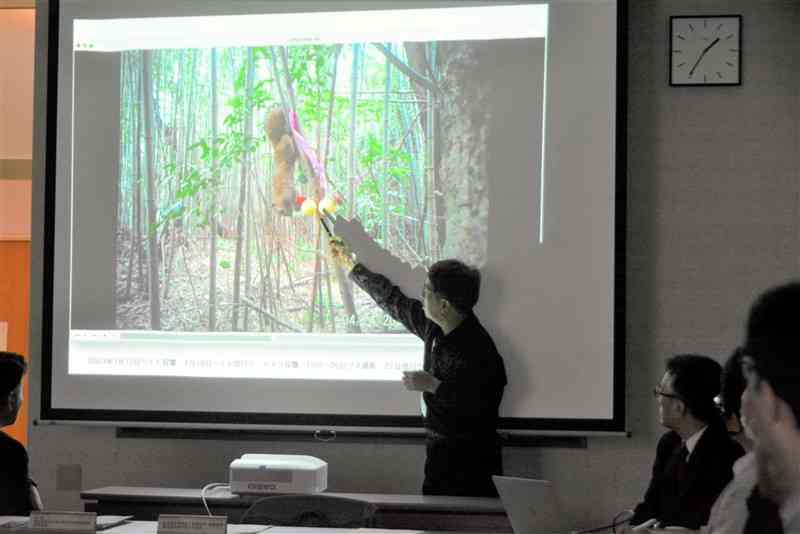 宇土半島のタイワンリスを「根絶まであと半歩」の状態とした関係団体の連絡協議会＝26日、宇城市