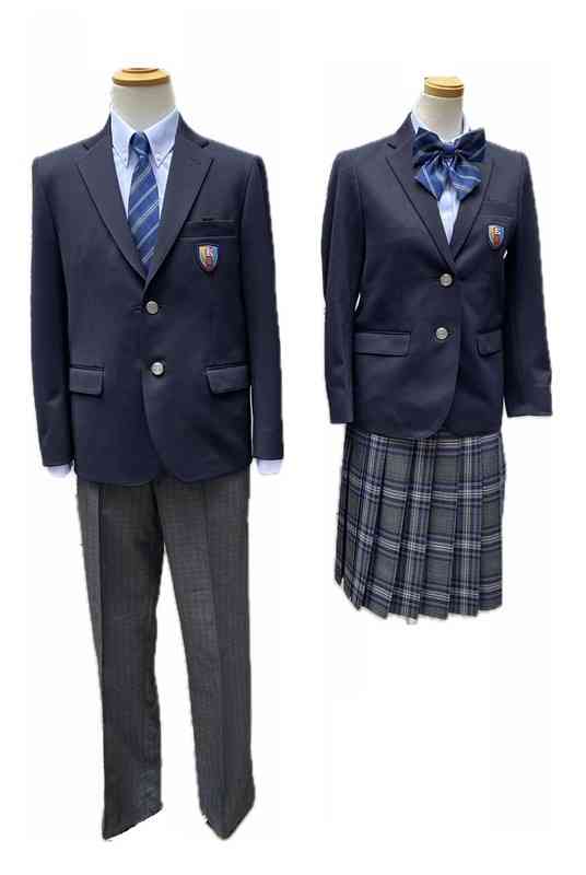 熊本市教育委員会が2025年度から市立の全42校で導入する共通標準服。左はスラックス、右はスカート（市教委提供）