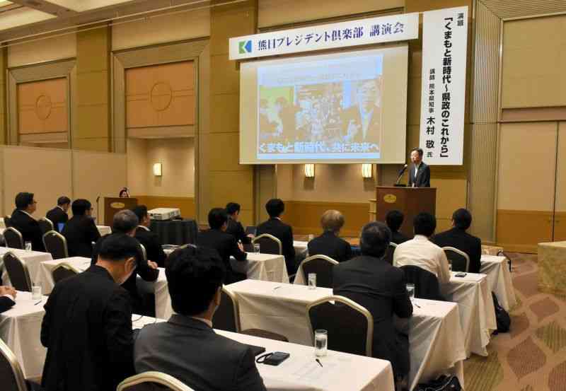 木村敬知事が講演した「熊日プレジデント倶楽部」の交流会＝2024年6月13日、熊本市中央区