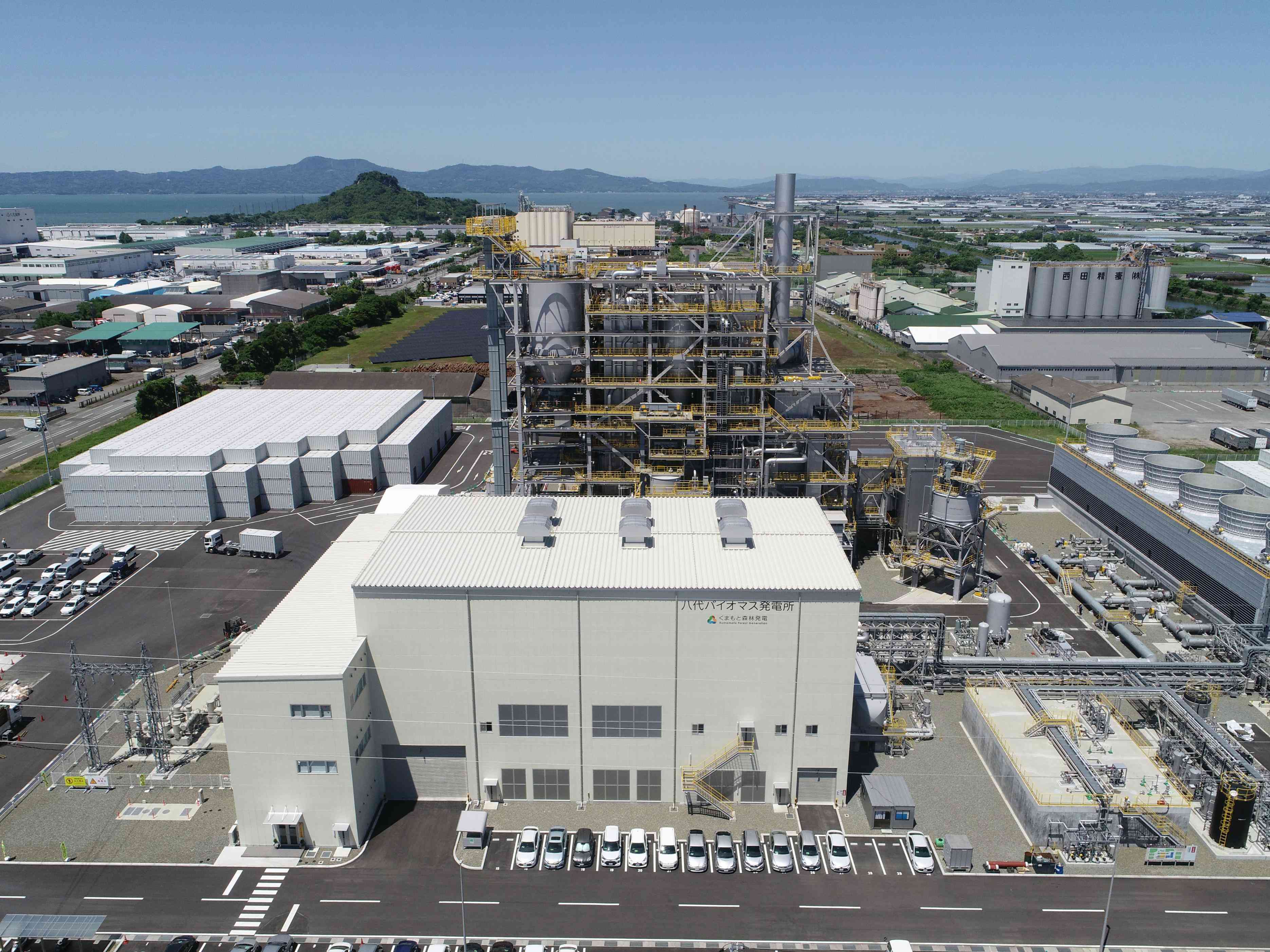 熊本県八代市で営業運転を始めたバイオマス発電所（中部電力提供）