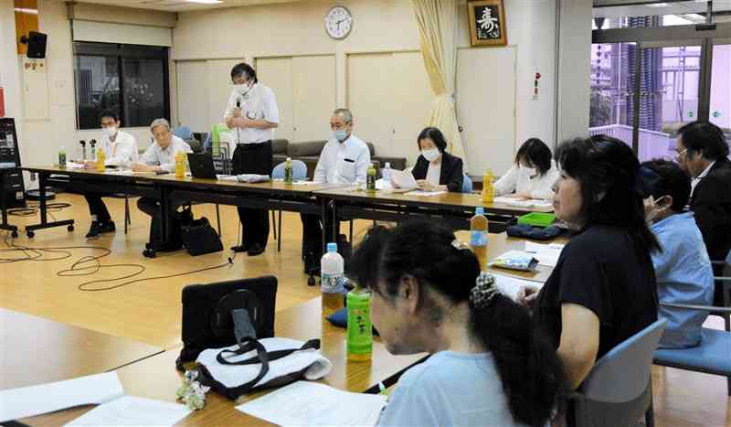 ハンセン病市民学会熊本集会の日程を決めた実行委員会＝10日夜、合志市