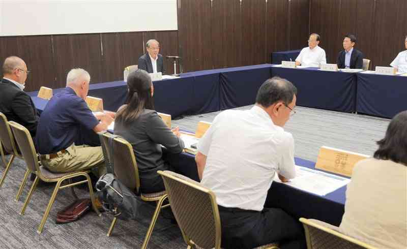 「くまもと林業大学校」の在り方を議論した検討委員会＝24日、熊本市中央区