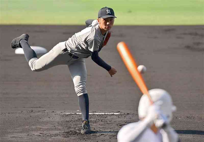 【熊本工－広陵】力投する熊本工の先発山本＝甲子園（上杉勇太）