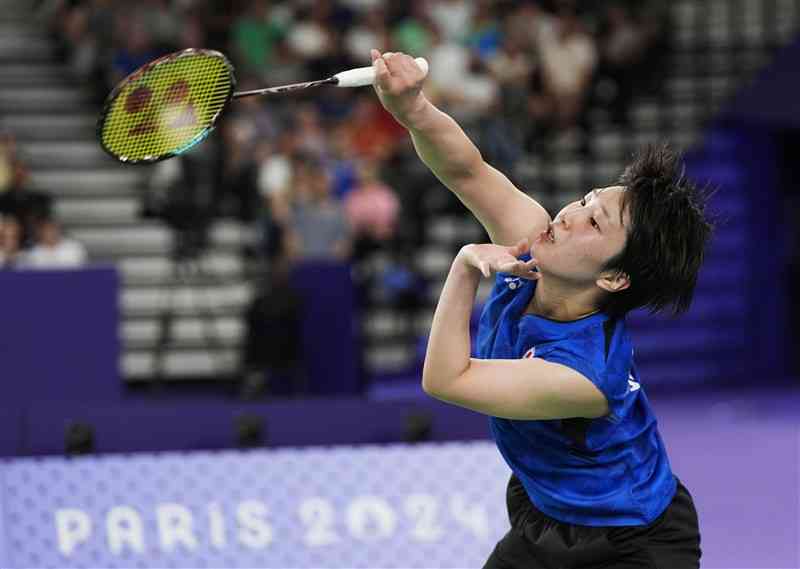 女子シングルス準々決勝　韓国選手と対戦する山口茜＝パリ（共同）