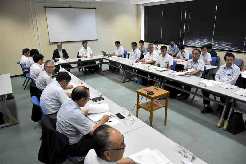 熊本県内の渋滞箇所や解消策を話し合った県交通渋滞対策協議会＝10日、熊本市東区