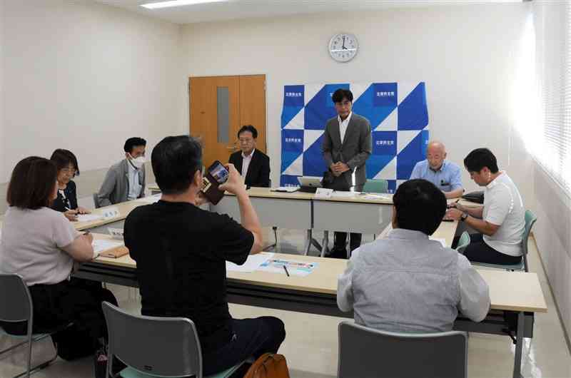 立憲民主党の代表選について議論を交わした党熊本県連の常任幹事会＝8月下旬、熊本市中央区