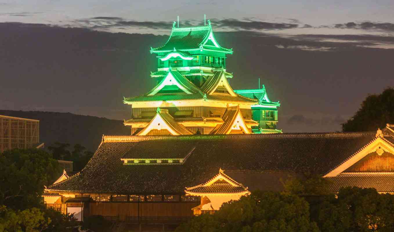 グリーンライトアップされた熊本城