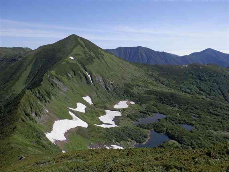 （　）にある日高山脈＝（　）省提供