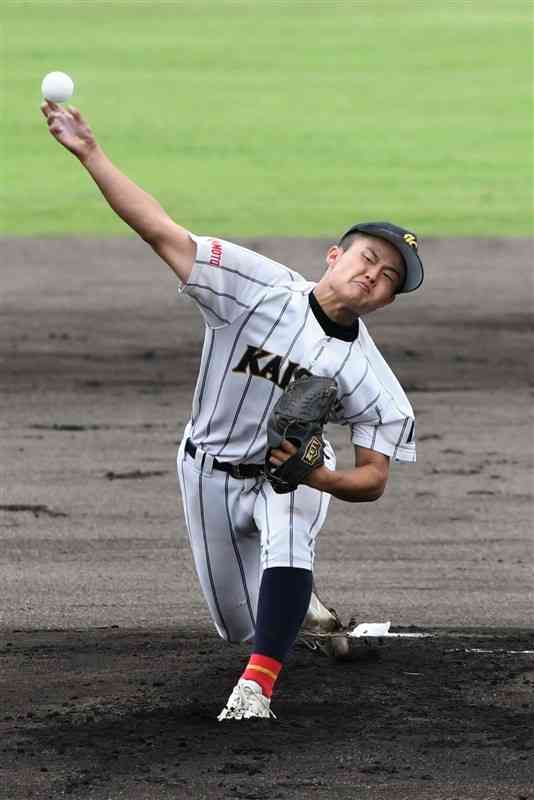 【高校野球軟式準決勝・開新－中京】9回1失点と好投した開新の渡邉＝鳥栖市民球場